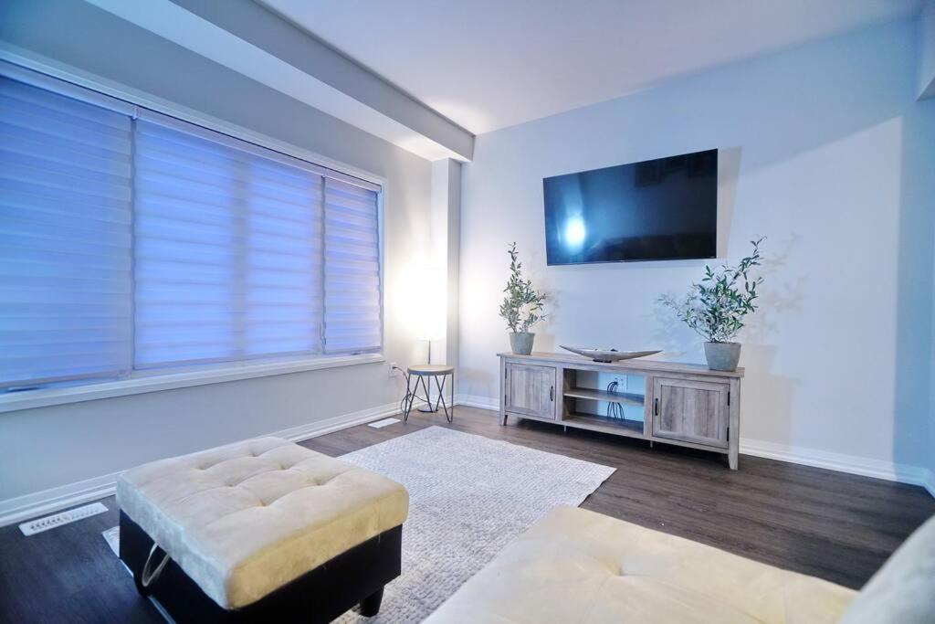 Beautiful And Unique Home In Niagara Ngoại thất bức ảnh
